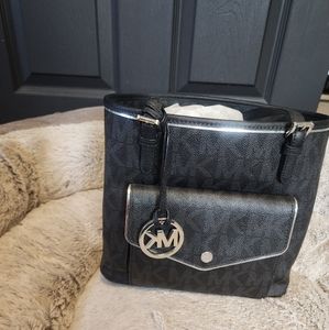 Michael kors tote